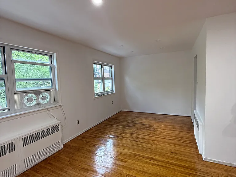 198 Shepherd Ave #1 — Photo 2