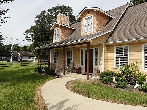 3rd image of 1910 Bayview Dr