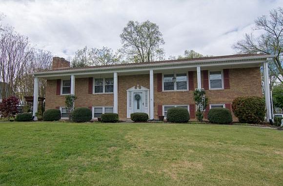 1st image of 820 Beechwood Dr