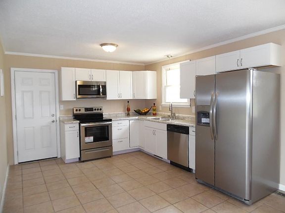 2nd image of 119 Vivian Dr