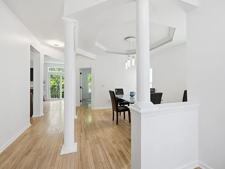 8727 Talbott Farm Dr — Photo 3
