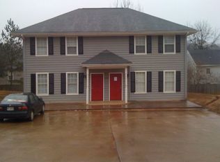 4724 Chariot Dr, Flowery Branch, GA 30542