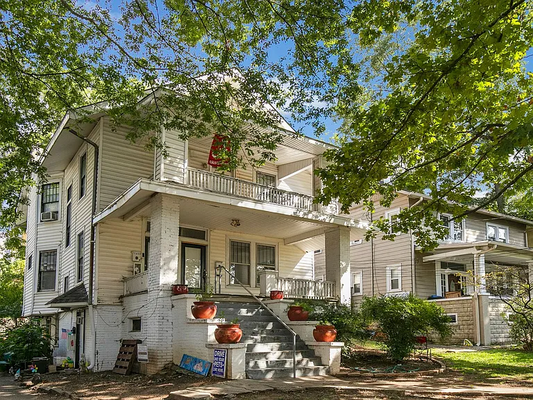 Laurelton Oaks — Photo 12
