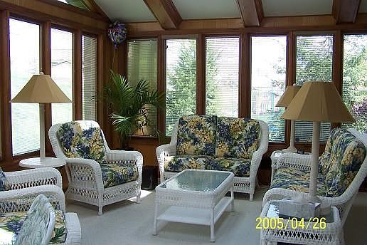 Sunroom w. own HVAC