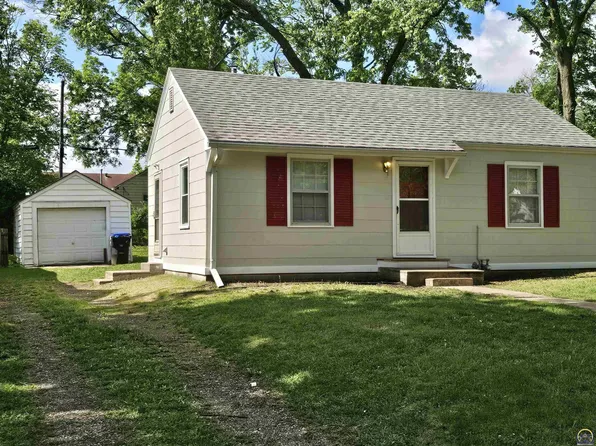 105 SW Hillside Dr, Topeka, KS 66611