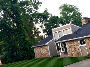 1524 North Dr, South Charleston, WV 25303