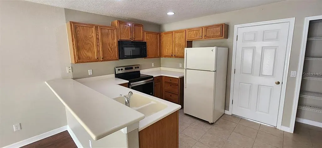 3 bed, 2.5 bath, 1495 sqft, $1,950 — Photo 4