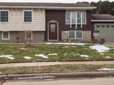 2191 Graham Cir, Dubuque, IA, 52002