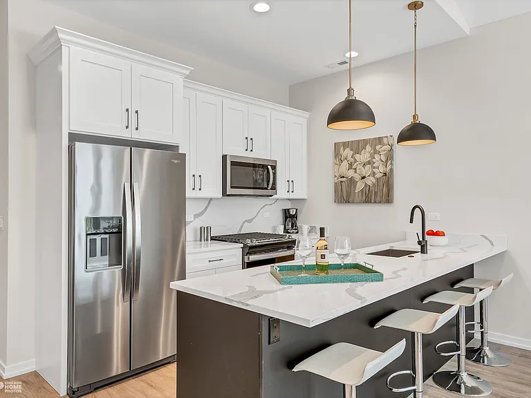5201 S Wabash Ave #2 — Photo 9