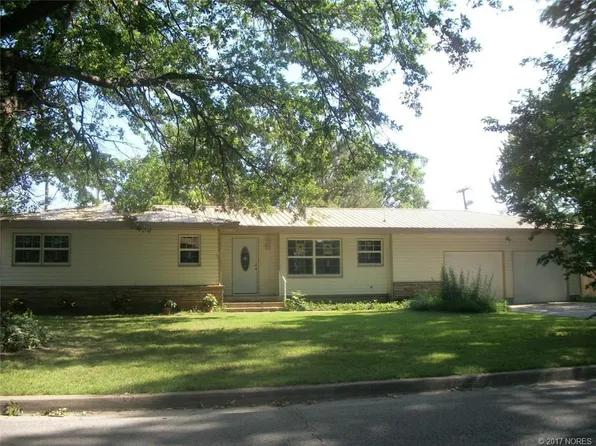 808 SE 15th St, Pryor, OK 74361