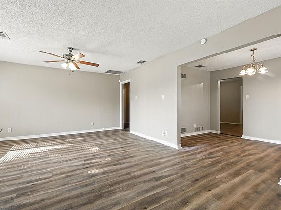 4th image of 1807 S Vernon Ave