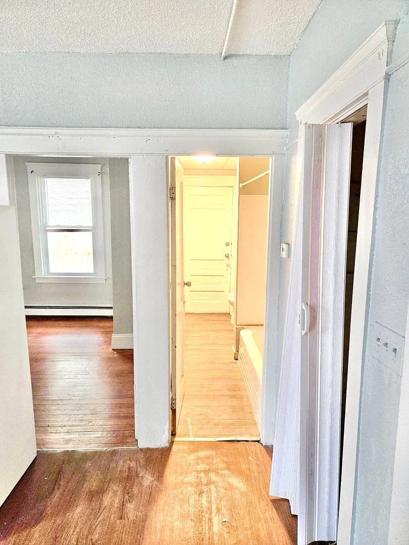 883 Dexter Street — Photo 4