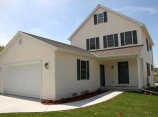 228 N Hine Ave, Waukesha, WI 53188