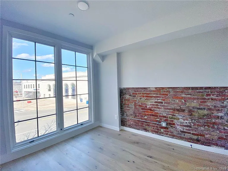 51 Wall St #1 — Photo 1