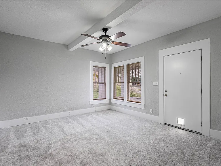200 W Caroline St #A — Photo 7