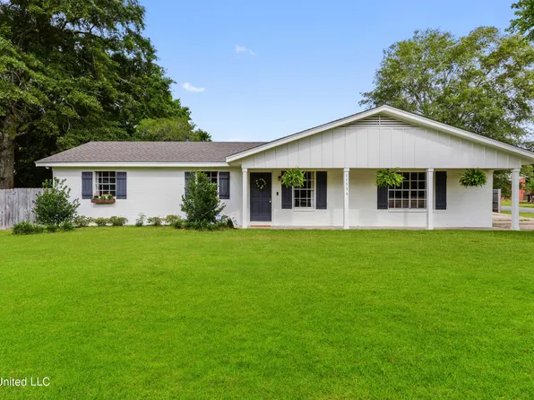 11539 Pine Dr, Gulfport, MS 39503