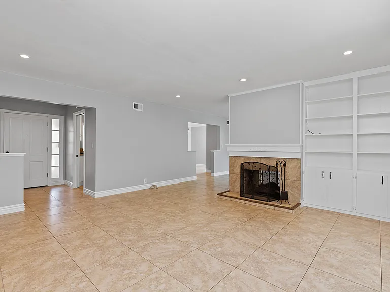 831 E Hoover Ave — Photo 9