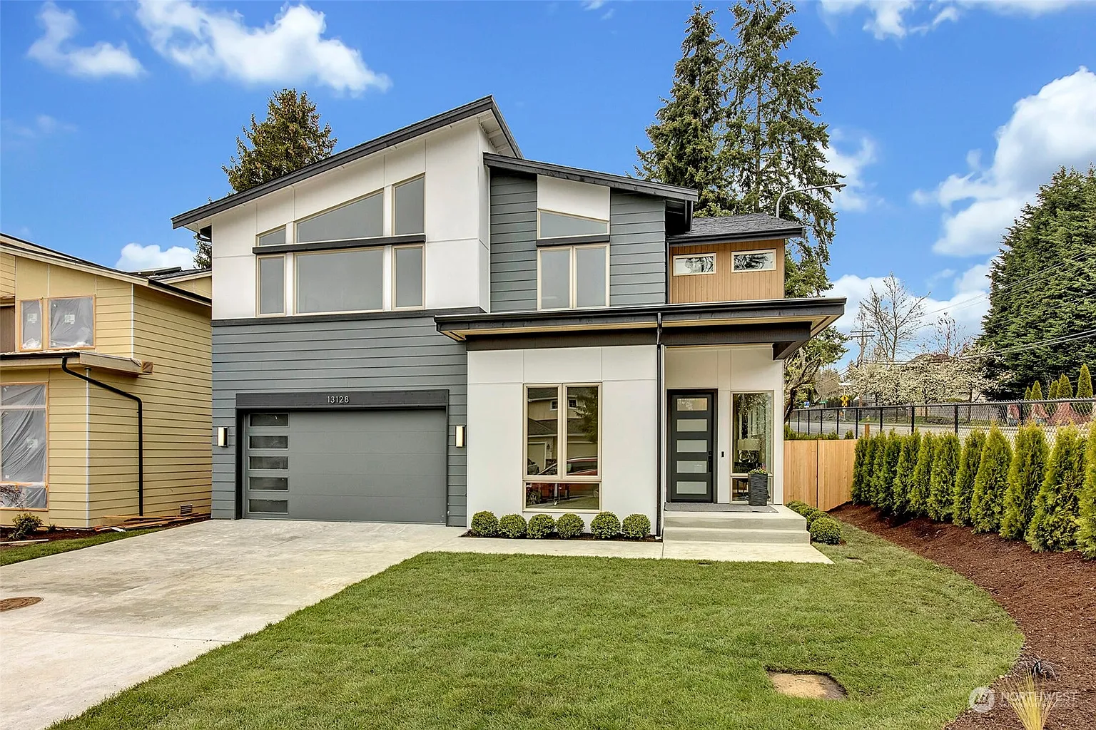 13128 NE 133rd Court photo 1