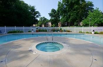 5th image of 502 Enchanted Pkwy APT 106