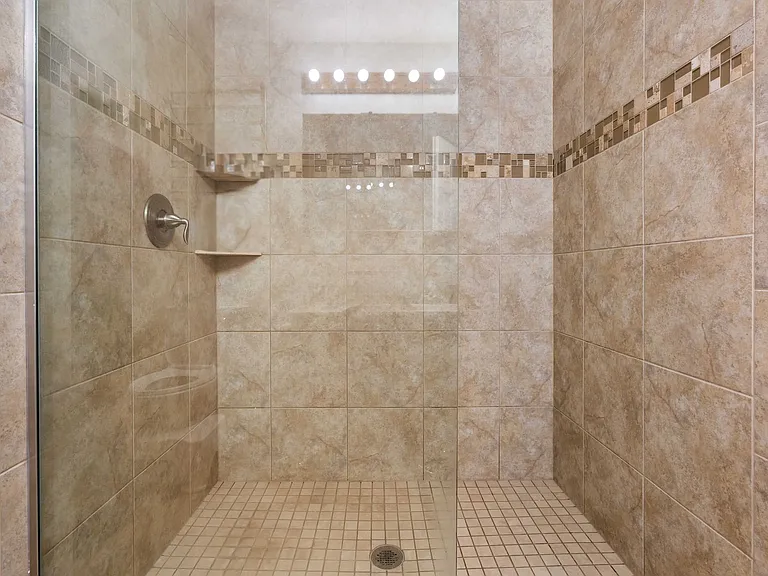 10892 N Krest St — Photo 10