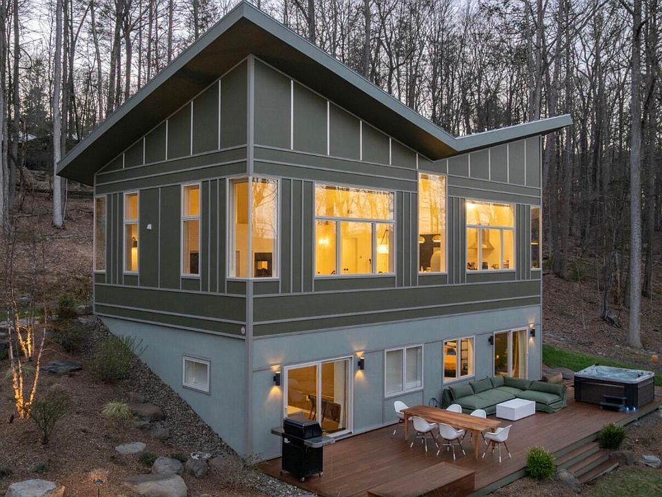 1st image of 780 Oakwood Circle