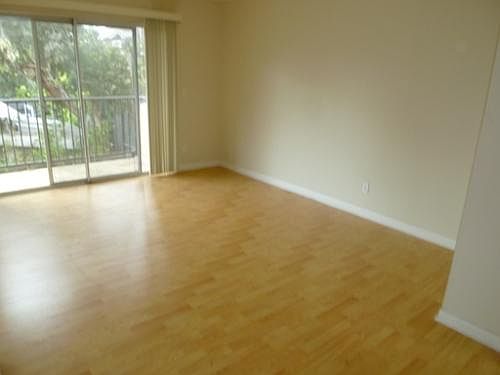 4th image of 219 Montana Ave APT 206
