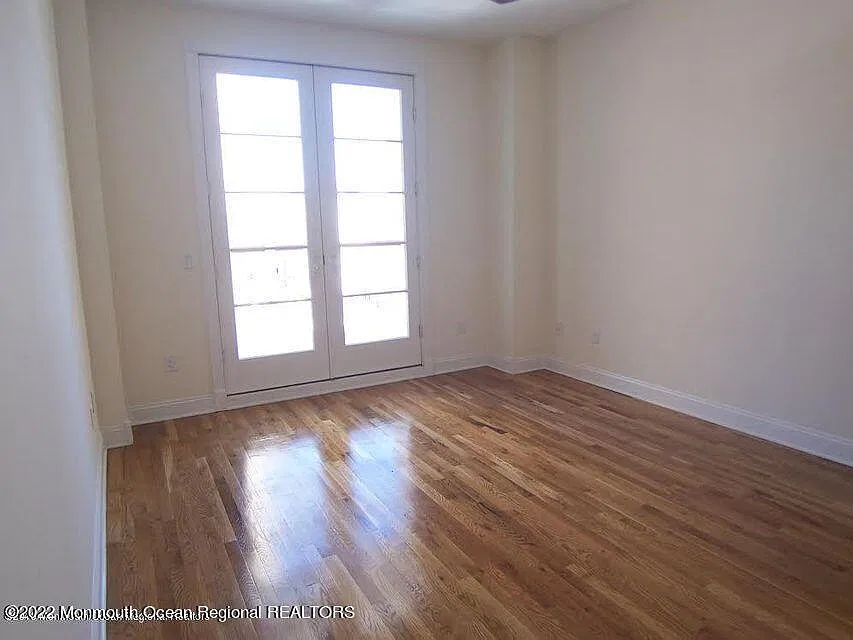 2 bed, 1373 sqft, $3,900 — Photo 3