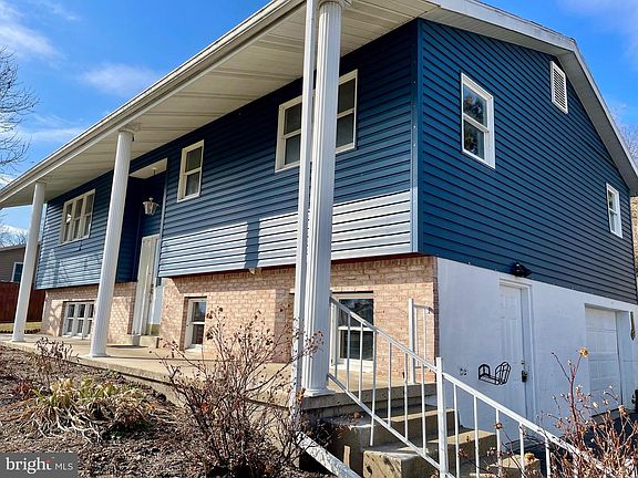 2nd image of 545 Summit Dr