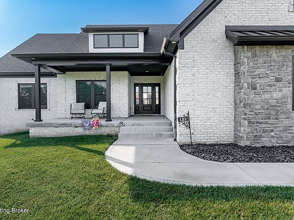 5th image of 121 Liam Ct