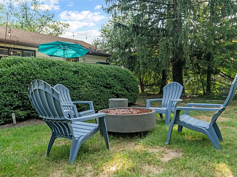 23 Jonathan Way — Photo 34