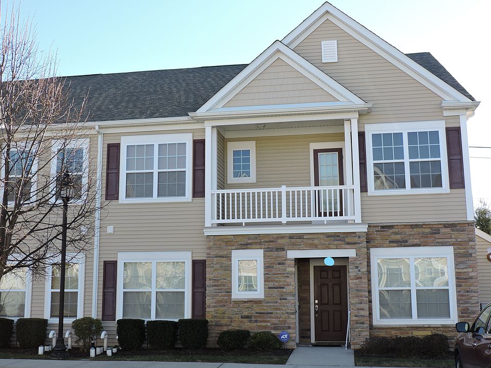 1st image of 38 Southampton Dr #38