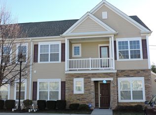 38 Southampton Dr #38, Massapequa, NY 11758