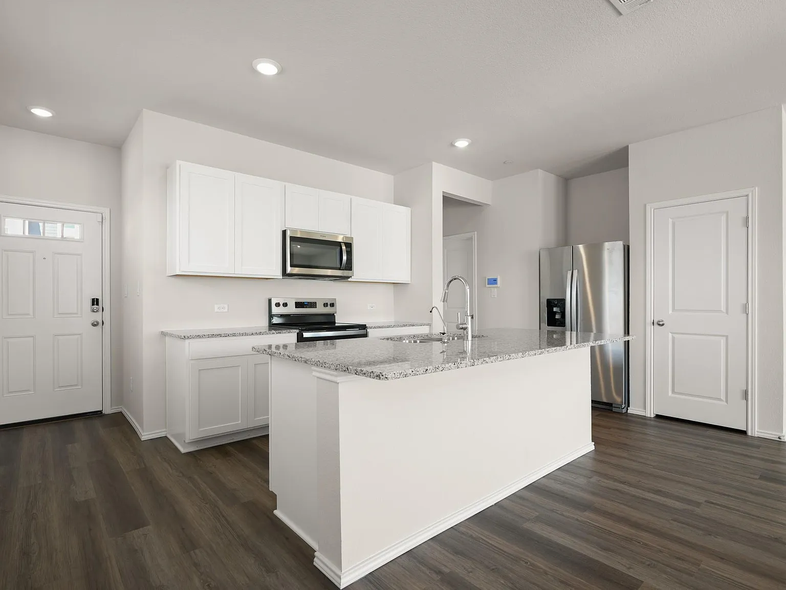 3 bed, 2.5 bath, 1713 sqft, $2,250 — Photo 3