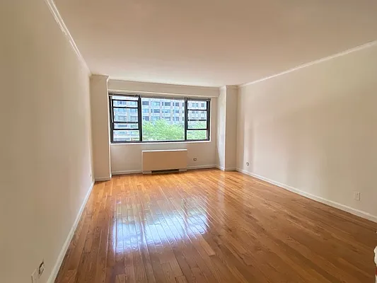 Rented by REAL New York | media 19