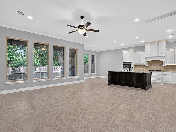 4th image of 27 Daffodil Meadow Pl