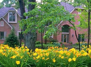 8251 Pine Lake Dr, Davisburg, MI 48350