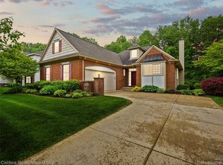 9862 Tioga Trl, Pinckney, MI