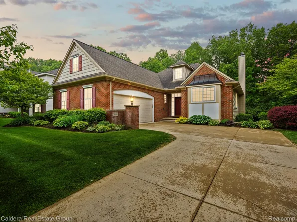 9862 Tioga Trl, Pinckney, MI 48169