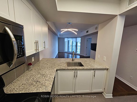 3rd image of 200 Rideau St #1610
