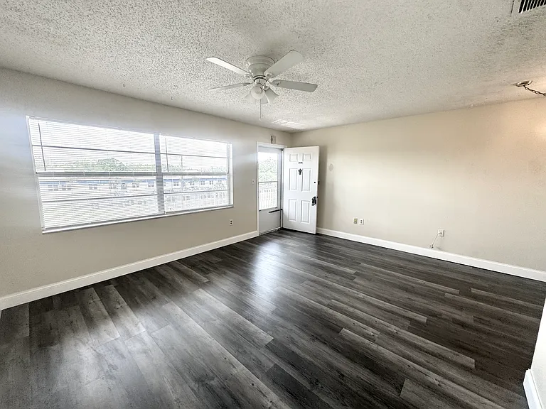 5060 76th Ave N #309 — Photo 21