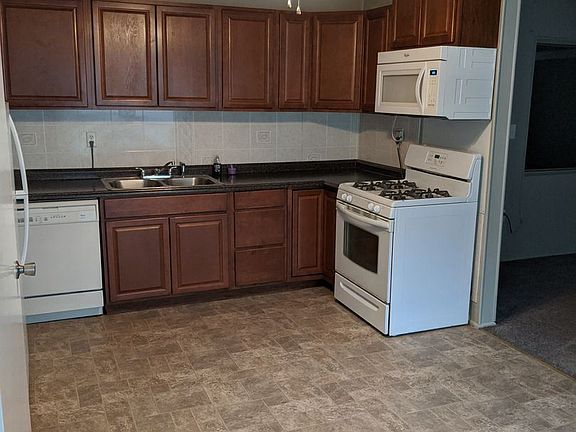 5th image of 215 Challedon Dr