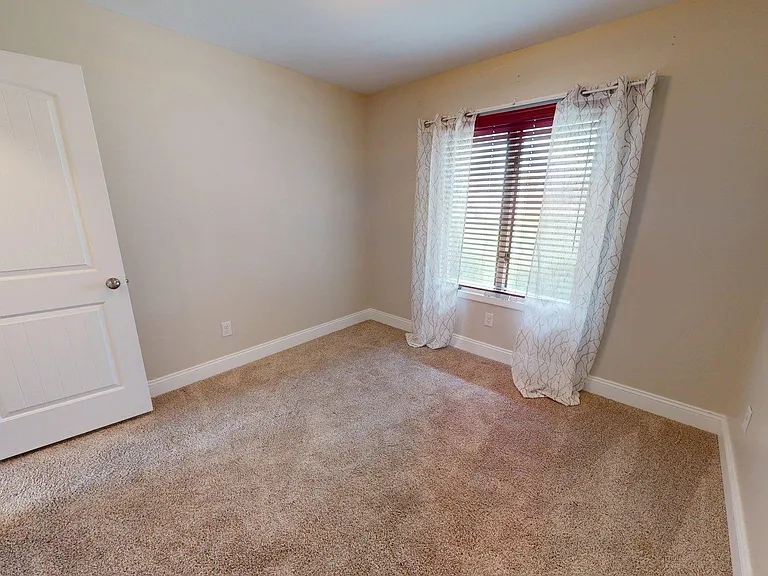 940 E Hickory Grove Rd — Photo 24