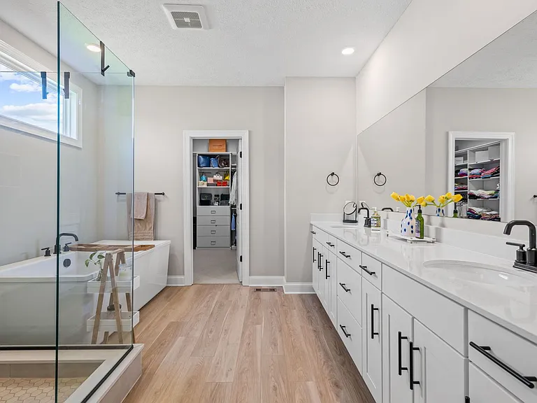 233 Lake Balaton Dr — Photo 30