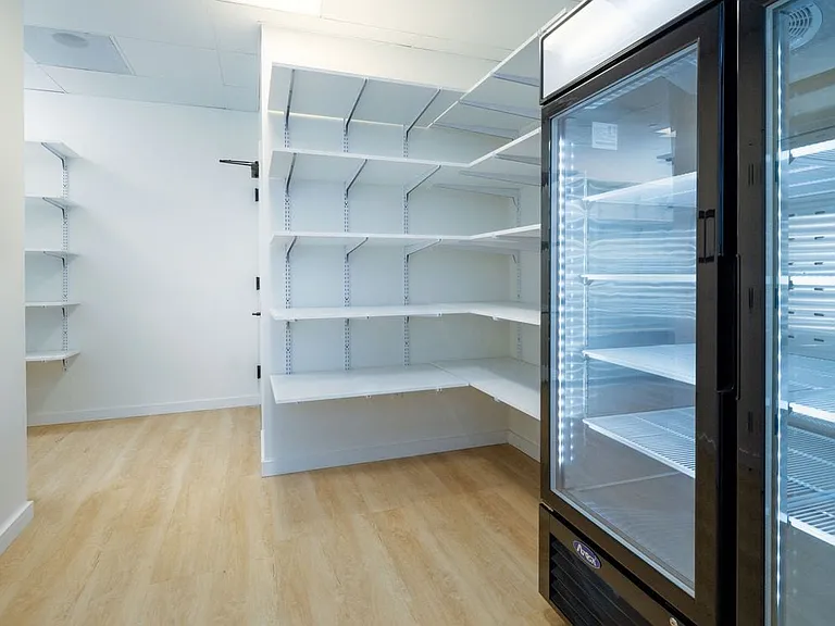 Self storage room with 24 hour access