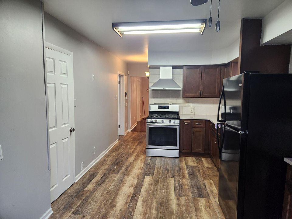 1st image of 4325 W Parker Ave #1