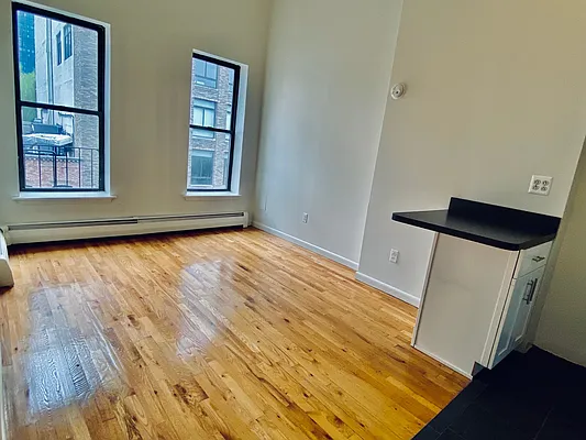 Rented by Compass | media 2