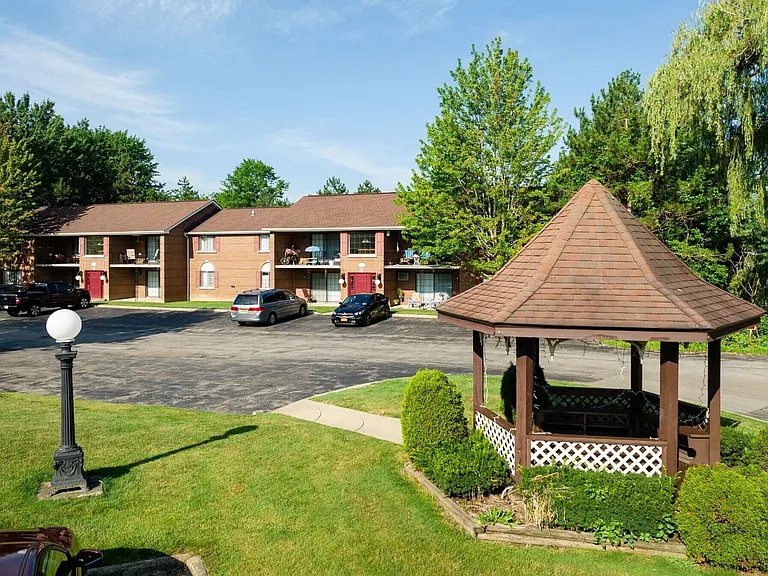 Sunset Court — Photo 1