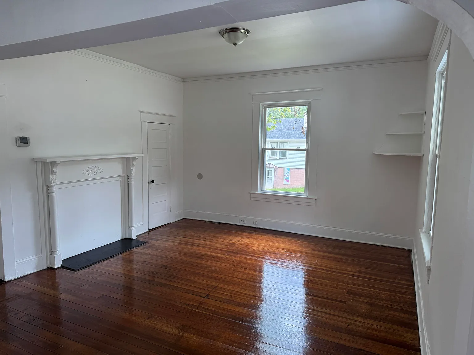4 bed, 2.0 bath, 1800 sqft, $1,800 — Photo 4