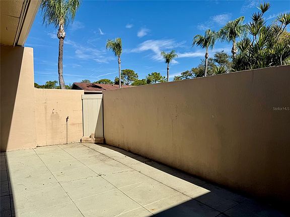 5th image of 2284 Oak Neck Rd APT F