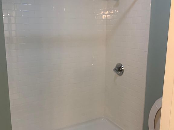 4th image of 424 N Campus Ave #2